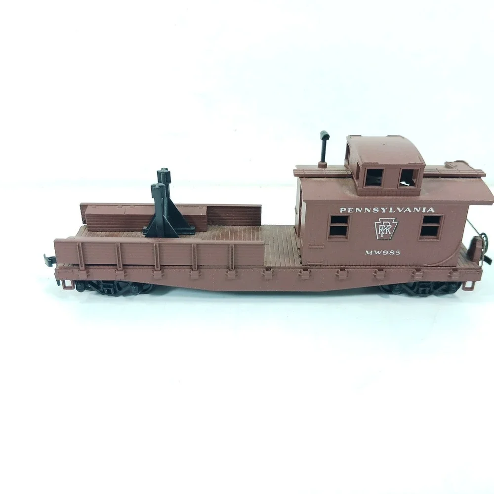 Athearn HO Scale Pennsylvania Work Caboose Kit 1276 PRR Brown MW985 Train Car